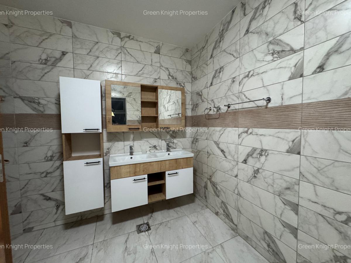 Serviced 4 Bed Apartment with En Suite in Kilimani - 4