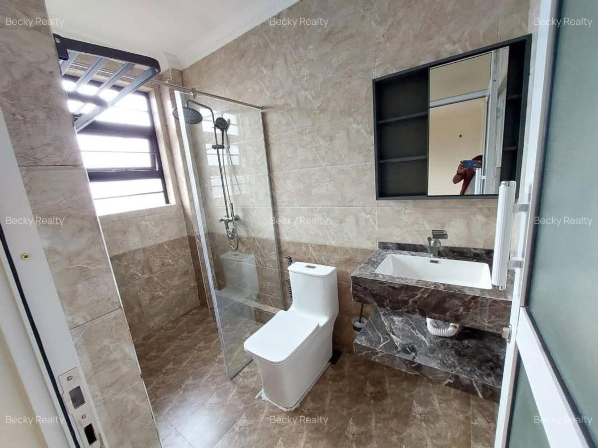 6 Bed House with En Suite at Daykio Bustani - 4