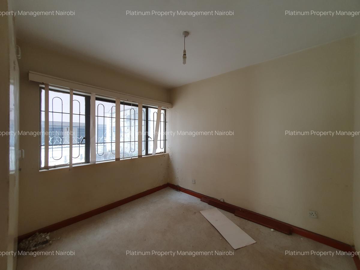 3 Bed House with Garden at Maua Close - 13