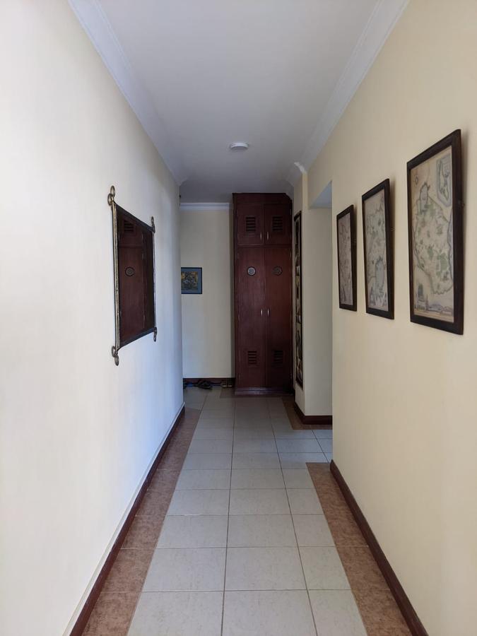 Serviced 2 Bed Apartment with En Suite in Nyali Area - 17