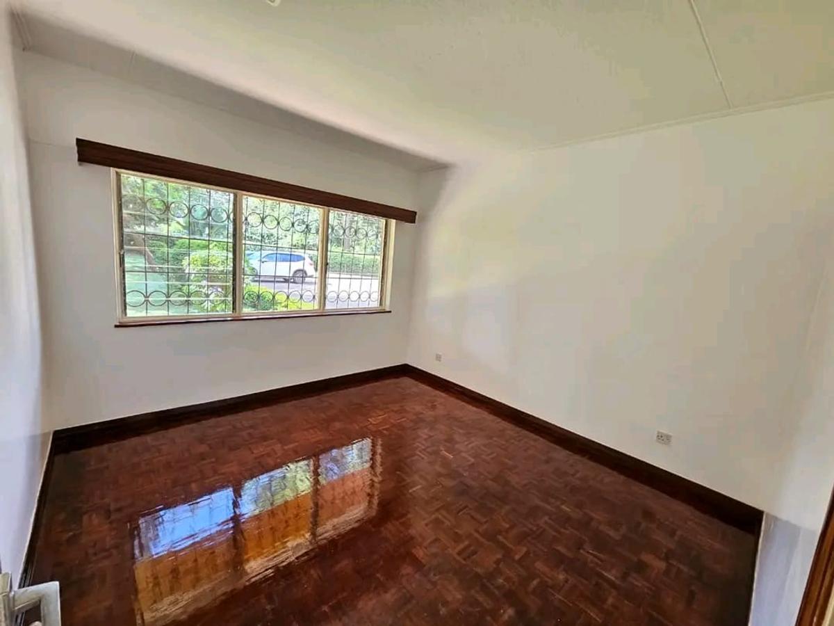 4 Bed House with En Suite in Runda - 9