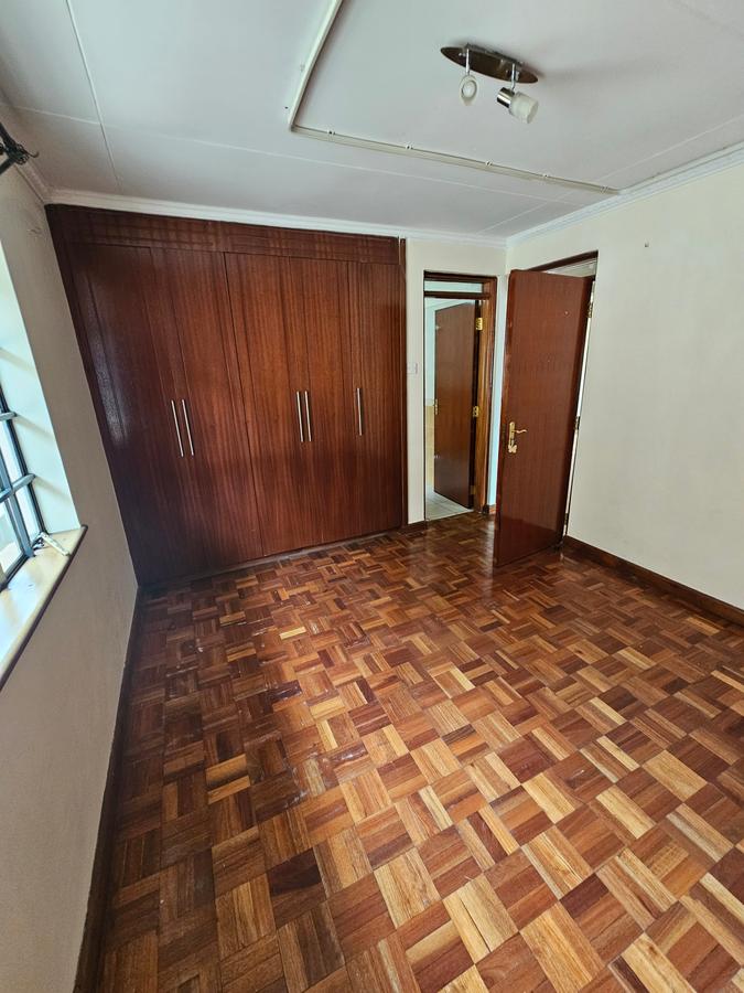 4 Bed Townhouse with En Suite at Lavington - 13