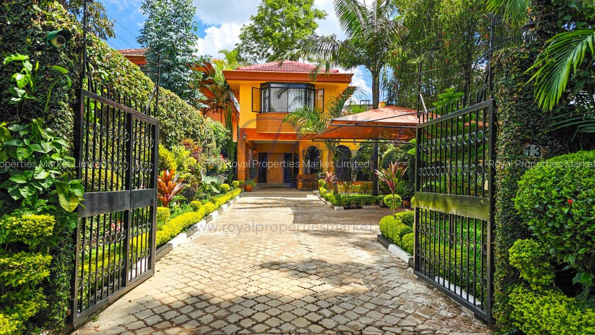 4 Bed Villa with En Suite at Grevillea Groove - 1