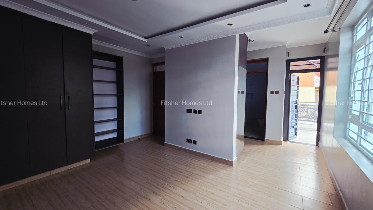 4 Bed House in Membley - 18