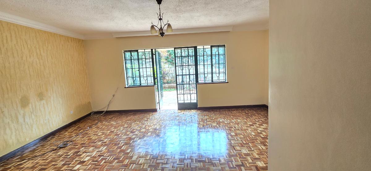 5 Bed Townhouse with En Suite at Mandera Road - 4