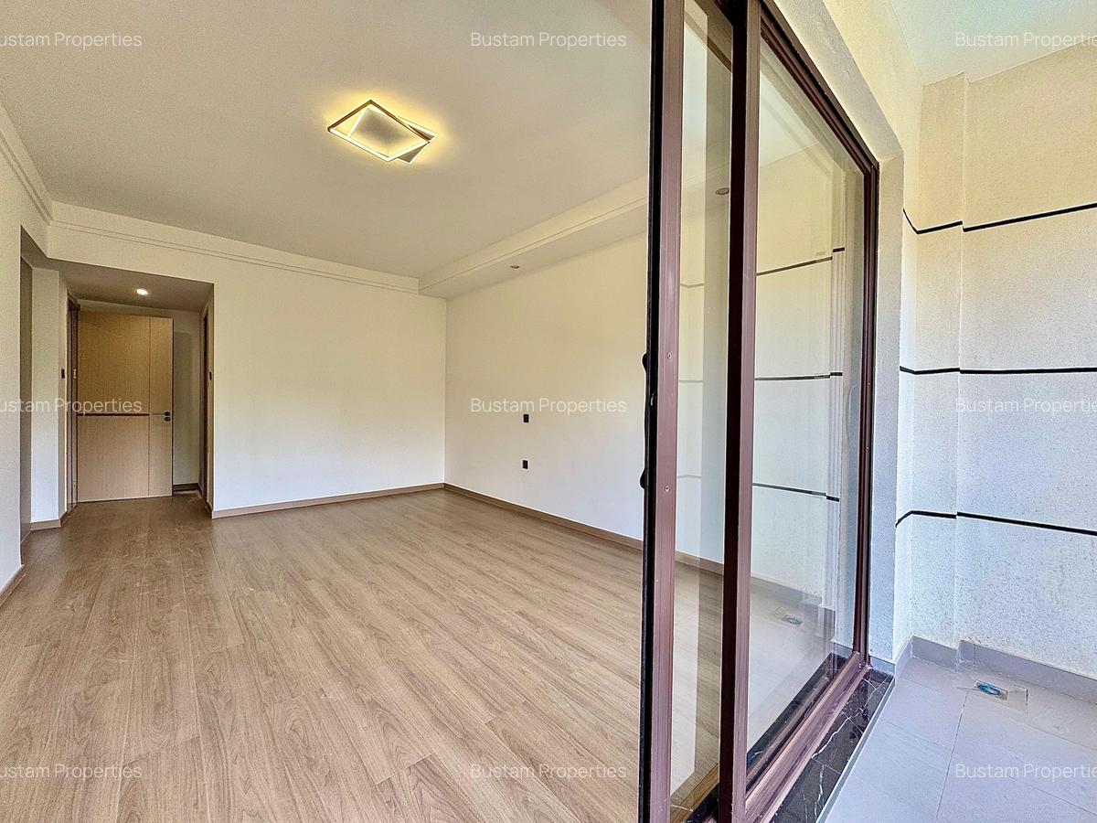 3 Bed Apartment with En Suite in Riverside - 3