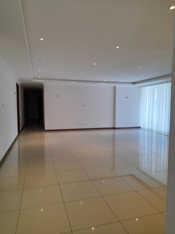 4 Bed Apartment with En Suite in General Mathenge - 9