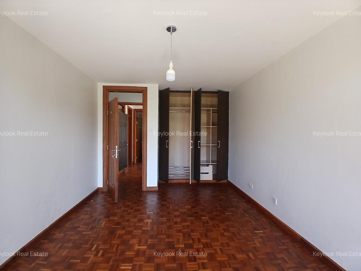 5 Bed Townhouse with En Suite at Lavington Green - 8