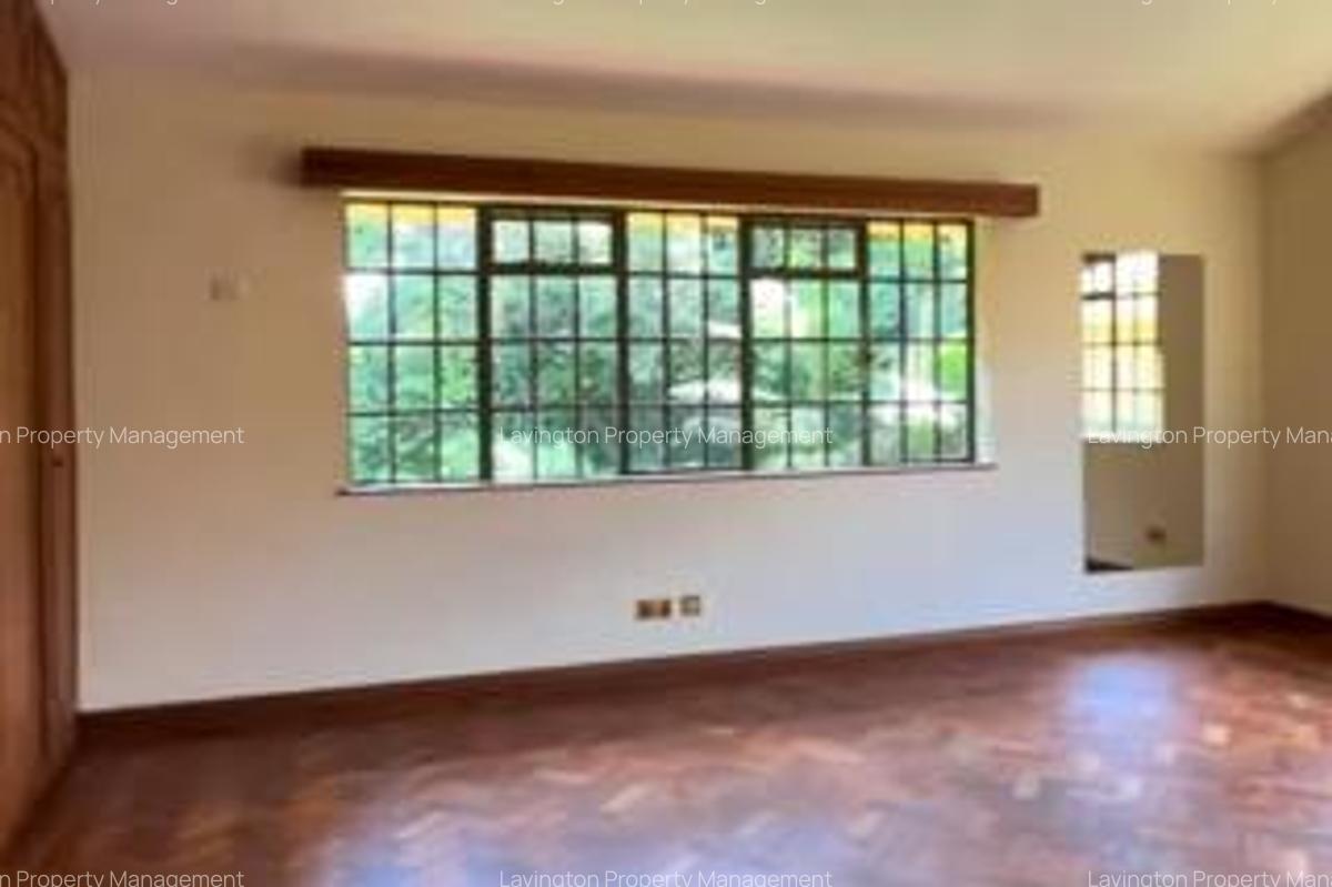 4 Bed Townhouse with En Suite at Lavington Green - 10
