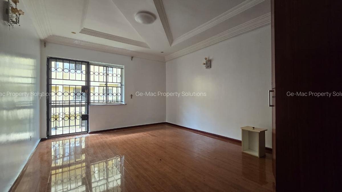 4 Bed Townhouse with En Suite in Lavington - 12