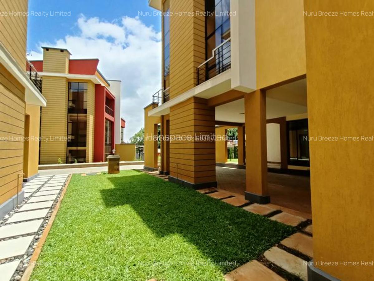 5 Bed Townhouse with En Suite in Lavington - 12