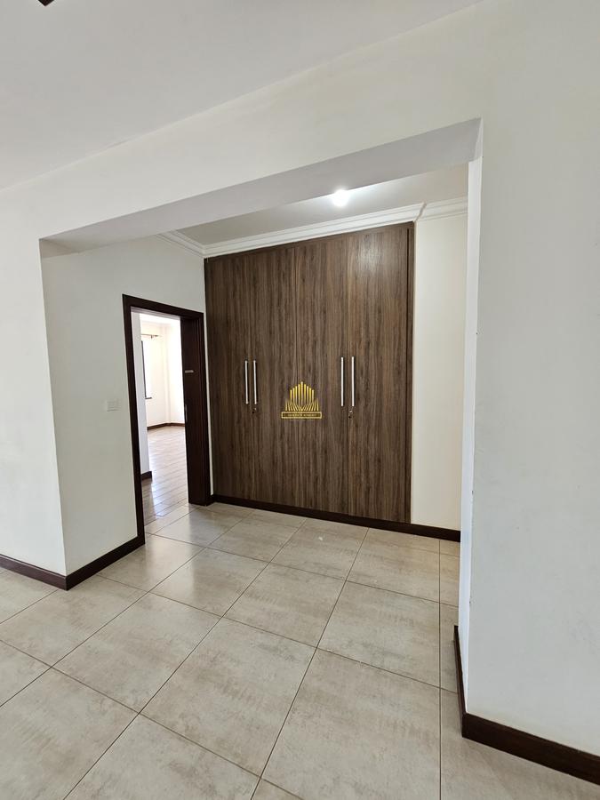 3 Bed Apartment with En Suite in Westlands Area - 4