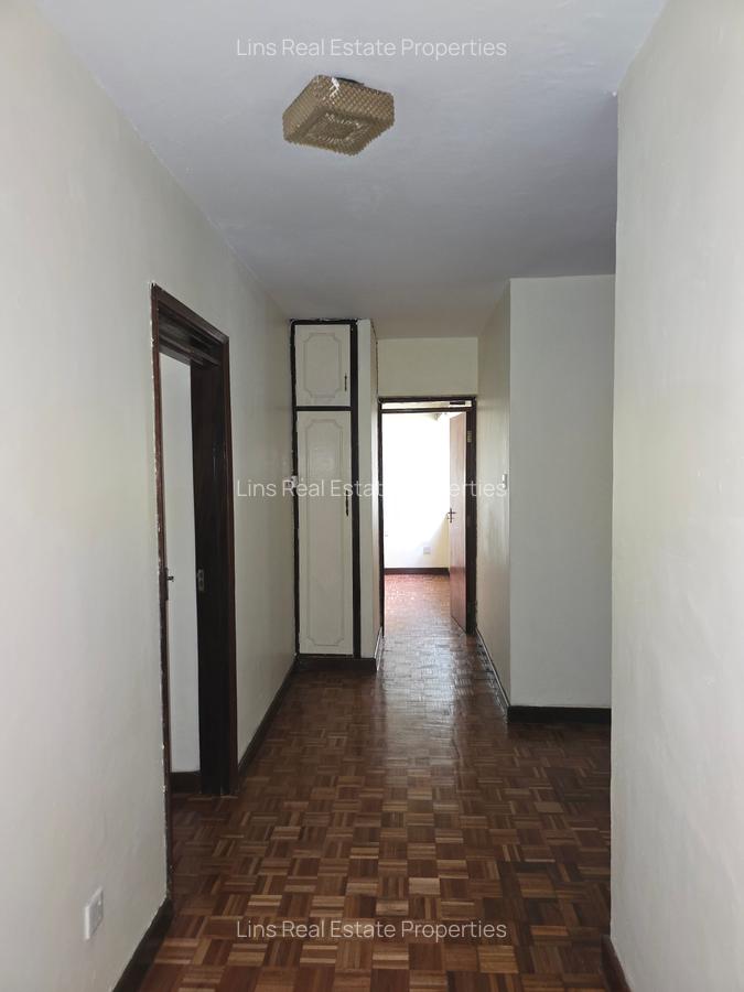 4 Bed Townhouse with En Suite in Spring Valley - 3