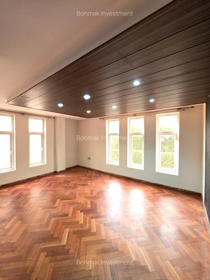 4 Bed Townhouse with En Suite at Lavington Green - 12