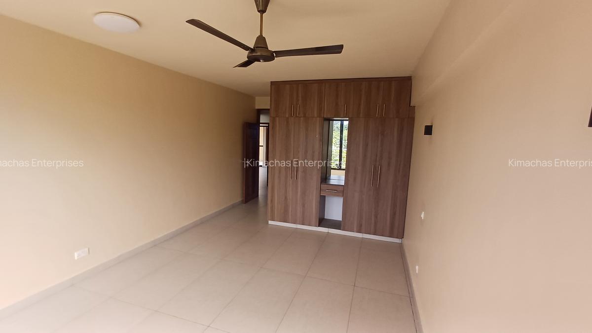 4 Bed Apartment with En Suite at Moyne Drive - 16