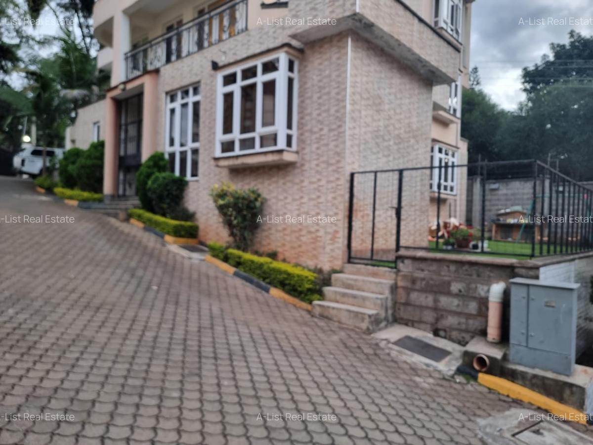 5 Bed Villa with En Suite at Lavington - 8
