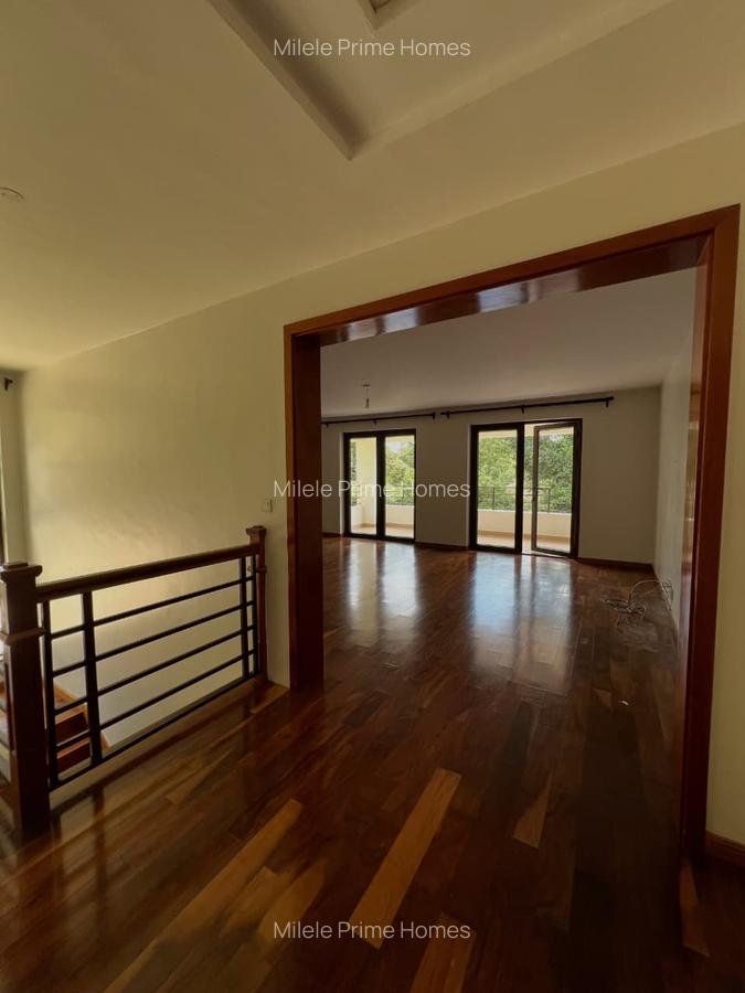 5 Bed Villa with En Suite in Lavington - 2