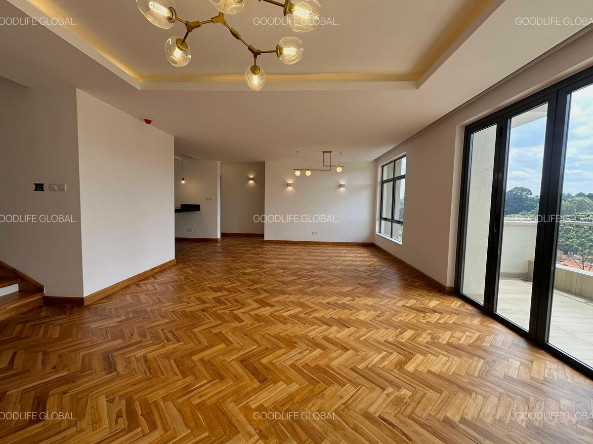 4 Bed Apartment with En Suite at Rosslyn - 5