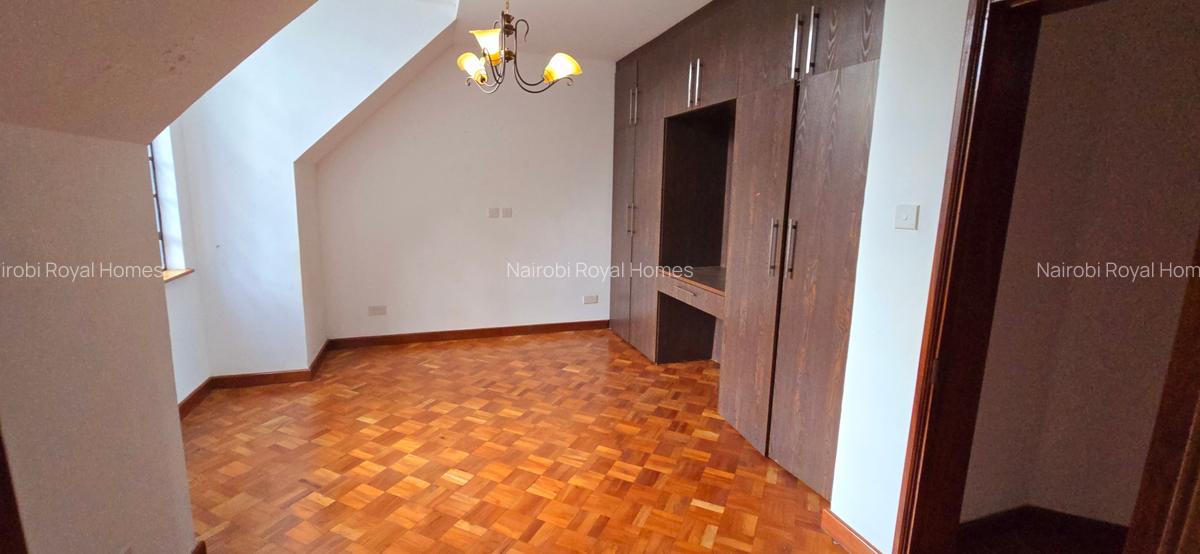 4 Bed Townhouse with En Suite at Lavington Green - 9