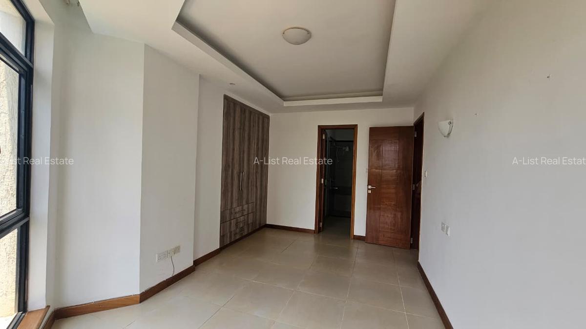 2 Bed Apartment with En Suite at Lantana Road - 14