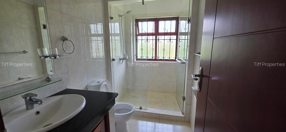 5 Bed Townhouse in Runda - 15