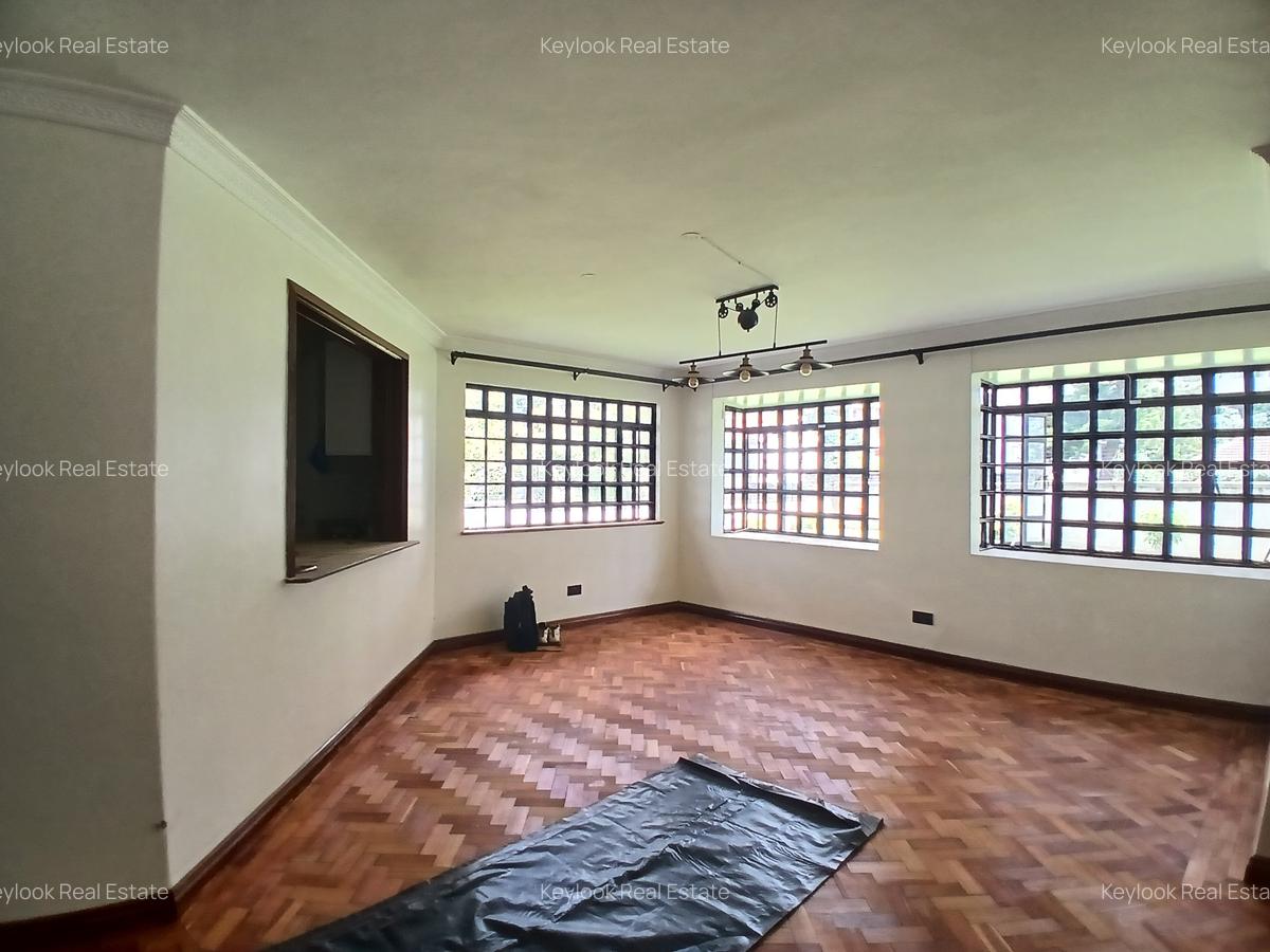 4 Bed House with En Suite at Lavington - 15