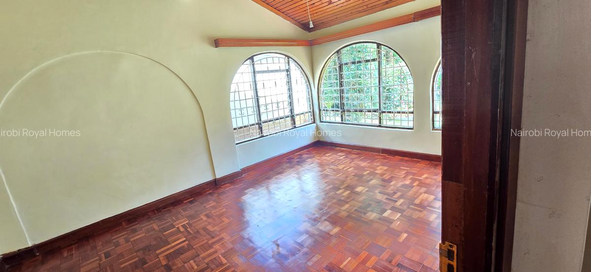 4 Bed House with En Suite at Loresho Crescent - 6