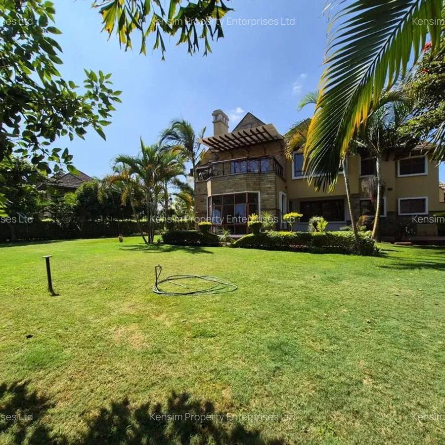 5 Bed Townhouse with En Suite in Runda - 1