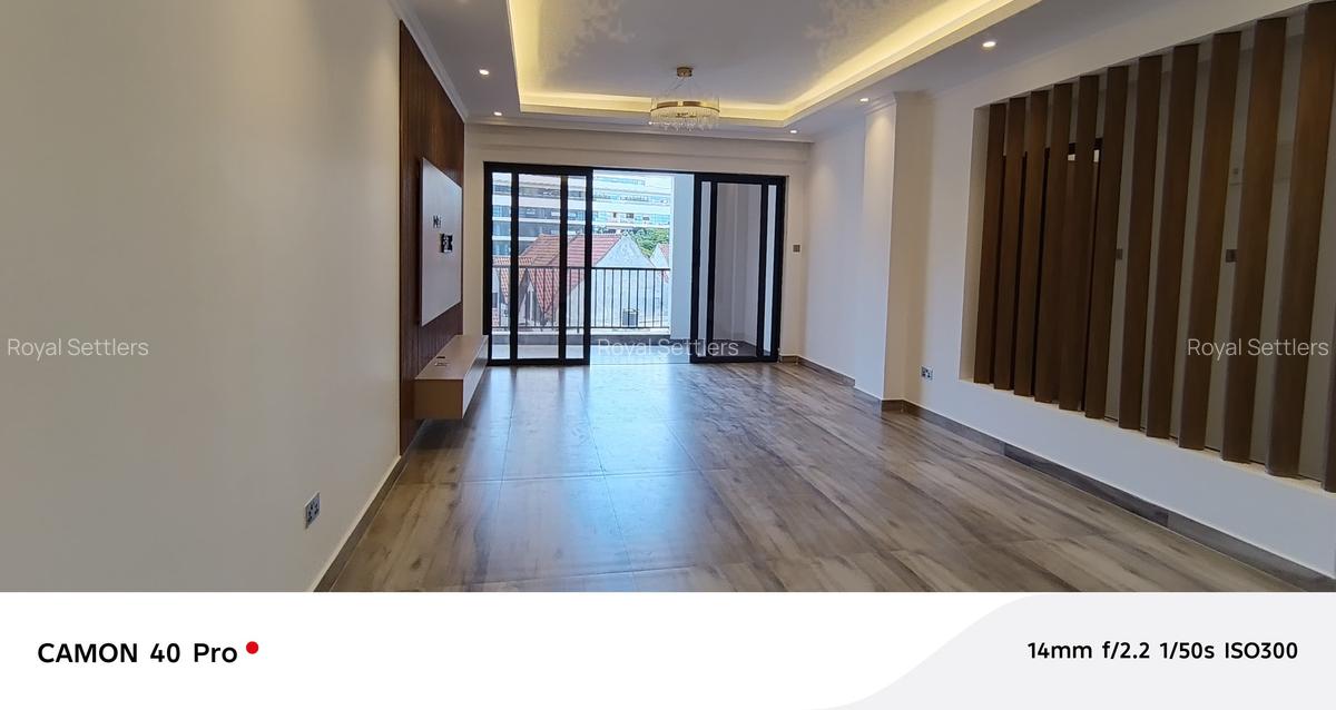 2 Bed Apartment with En Suite at Brookside Grove - 6