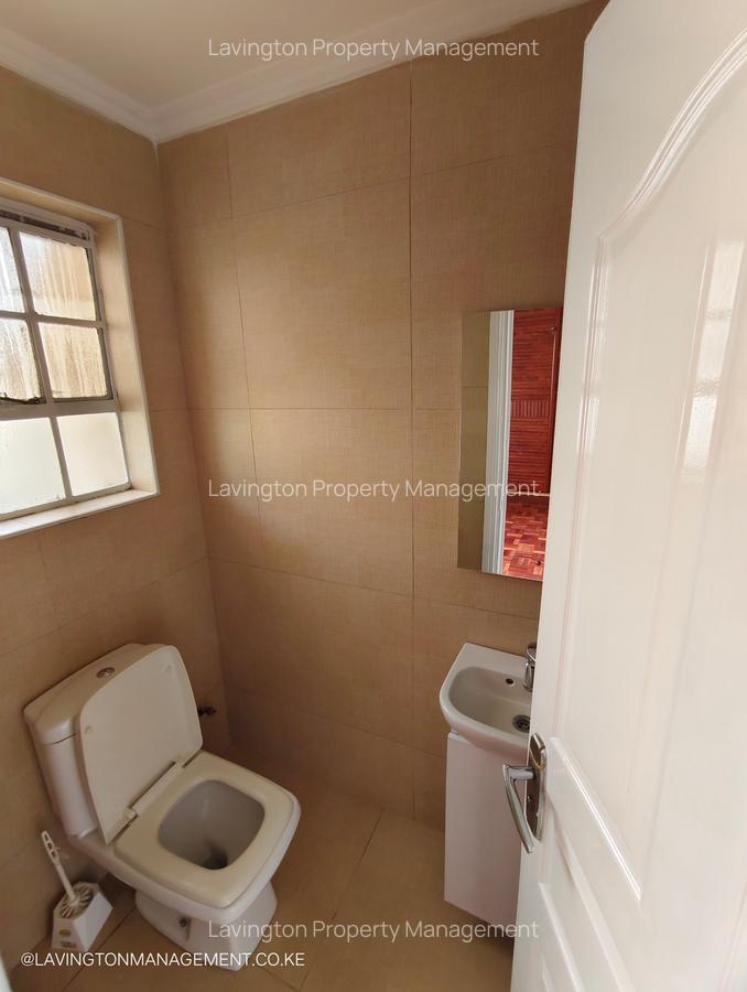 5 Bed Townhouse with En Suite at Lavington - 12