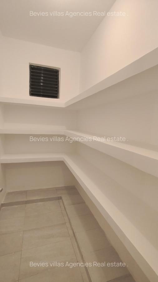 2 Bed Apartment with En Suite at Parklands - 8