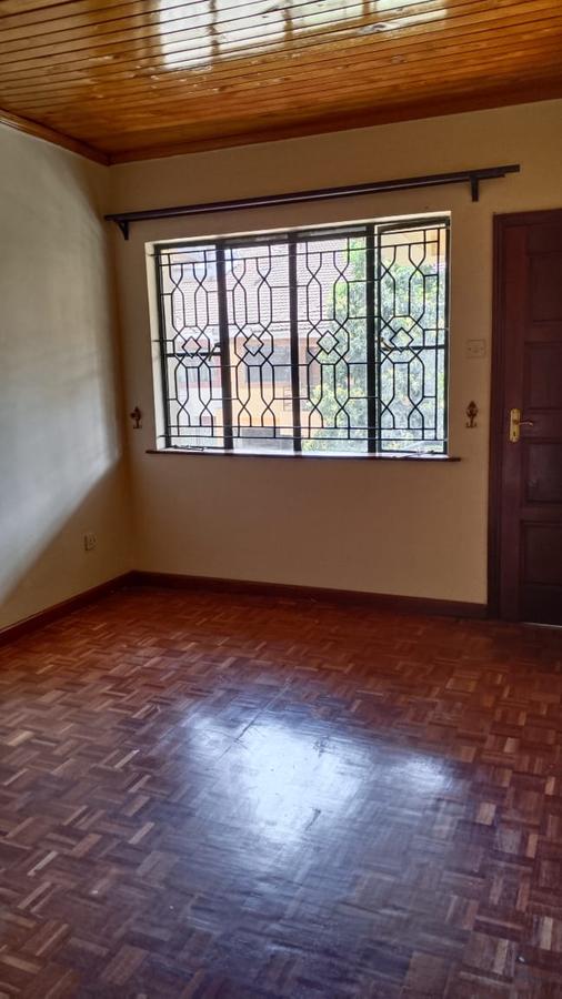 5 Bed Townhouse with En Suite at Hatheru Road - 3