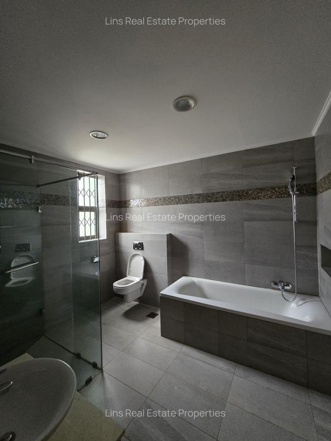 5 Bed Townhouse with En Suite in Lavington - 11