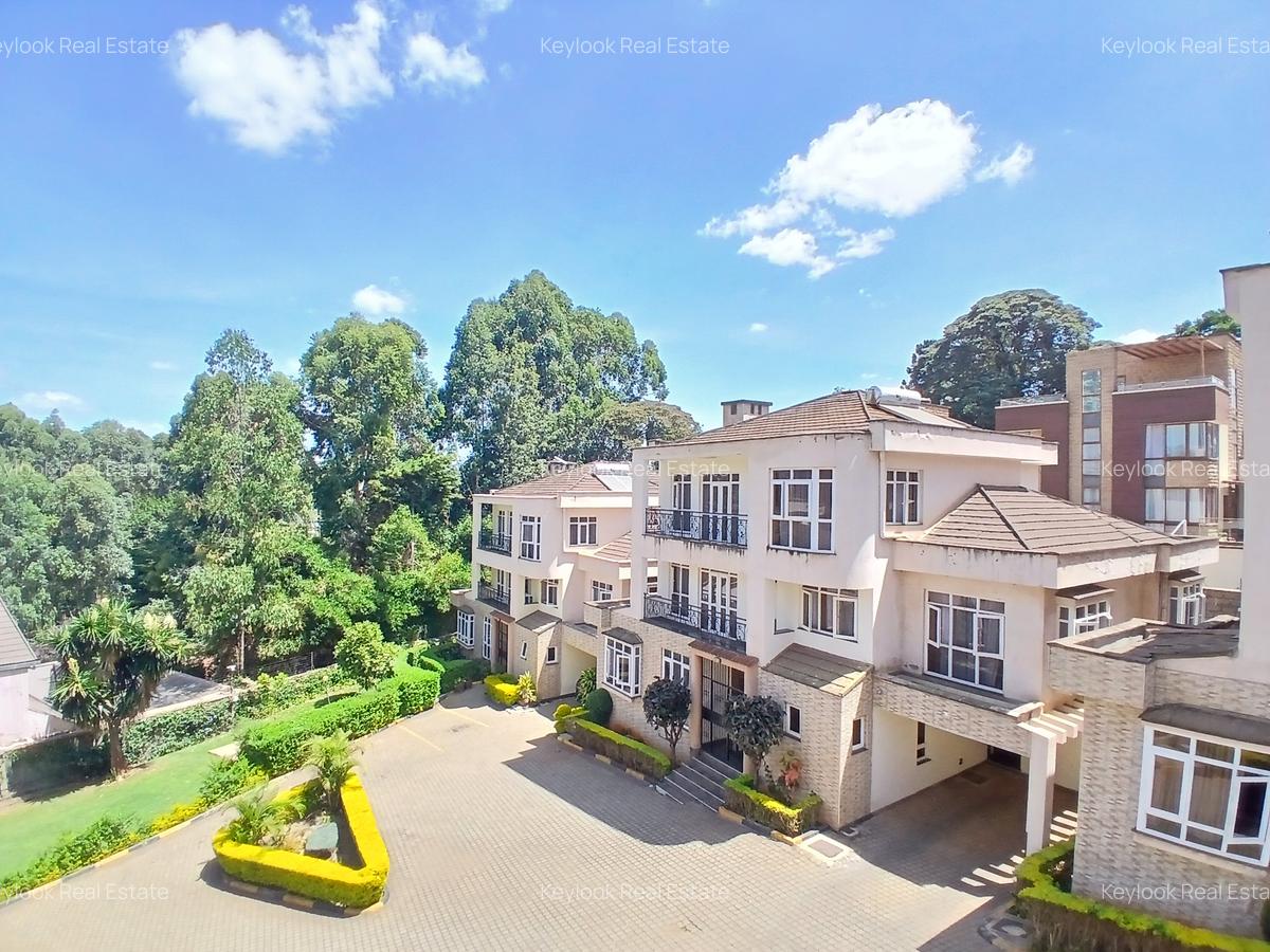 5 Bed Townhouse with En Suite at Lavington Green - 6