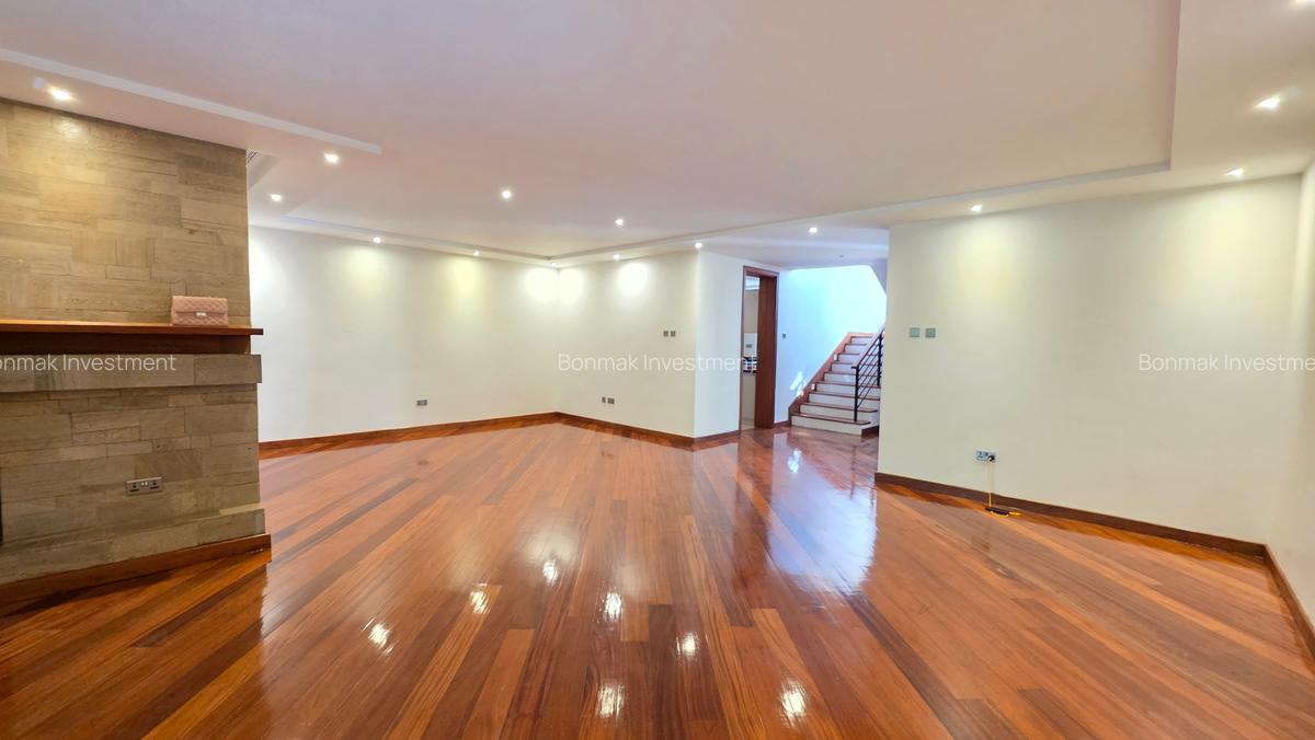 5 Bed Townhouse with En Suite at Mzima Springs. - 9