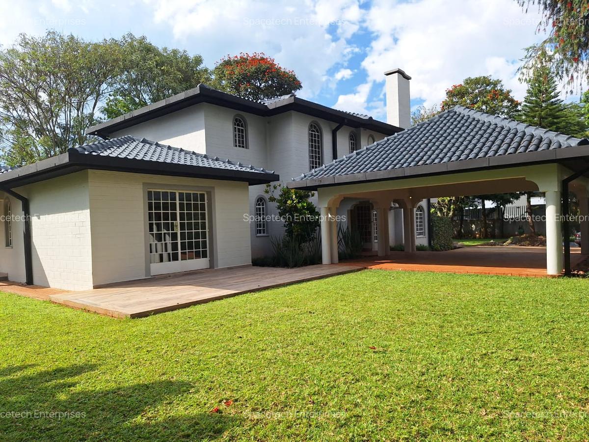 5 Bed House with En Suite in Runda - 2