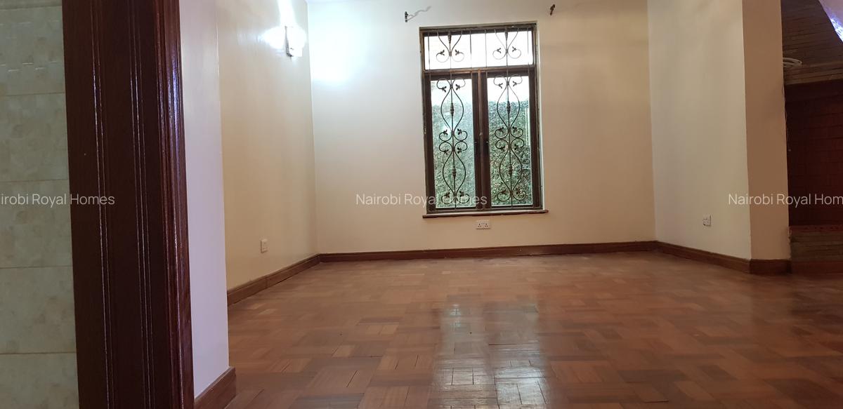 5 Bed Townhouse with En Suite at Convent Drive - 5