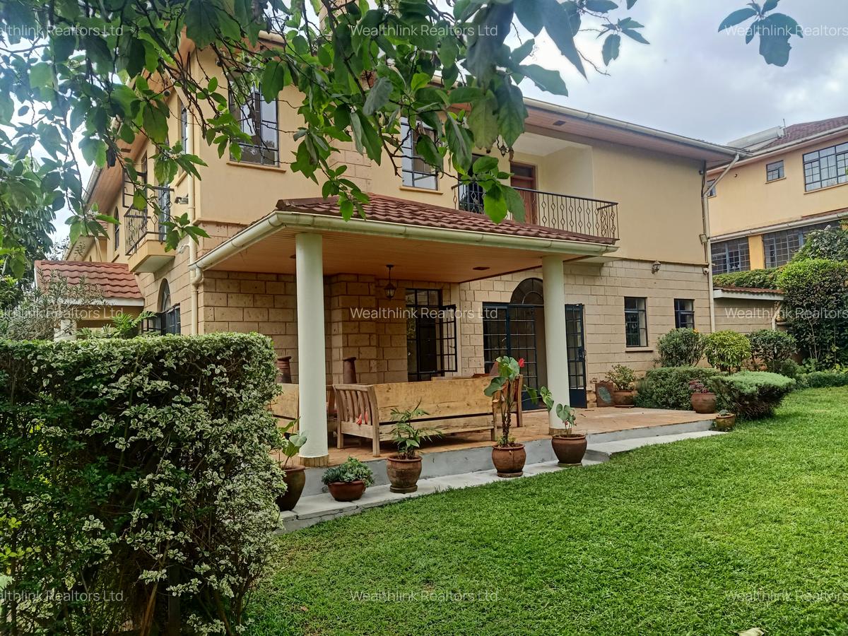 4 Bed Townhouse with En Suite at Isk - 1