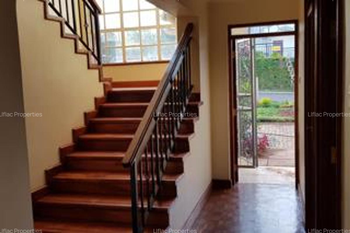 4 Bed Townhouse with En Suite in Runda - 8