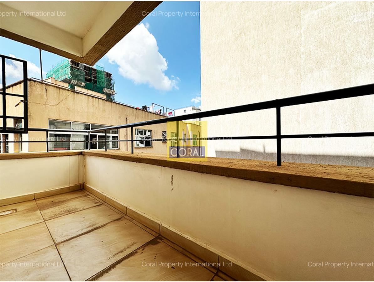 4 Bed Apartment with Parking in Parklands - 12