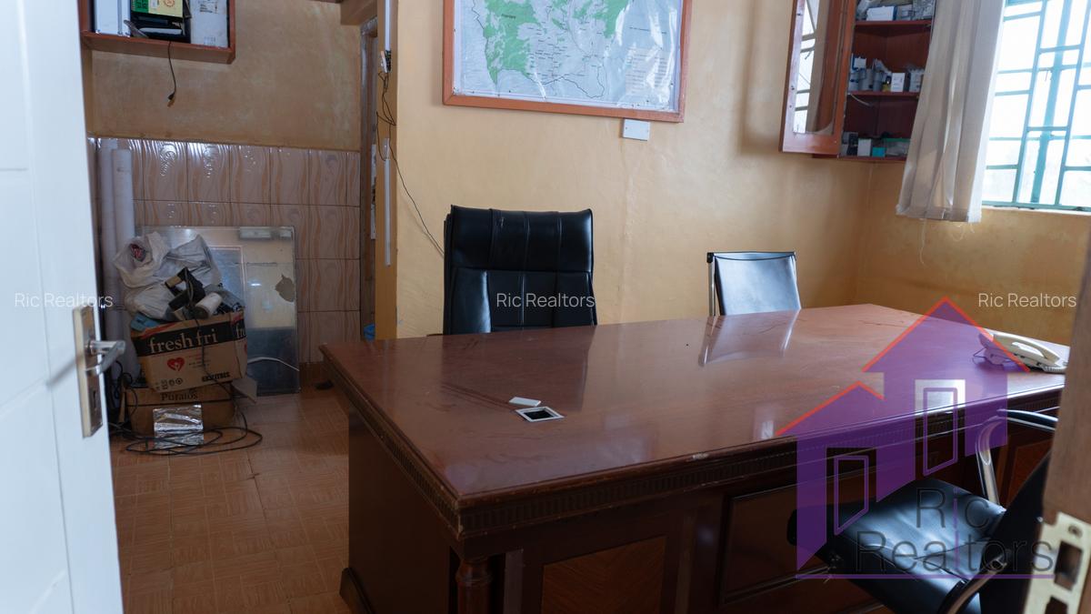 10,000 ft² Warehouse at Maragua Town - 12