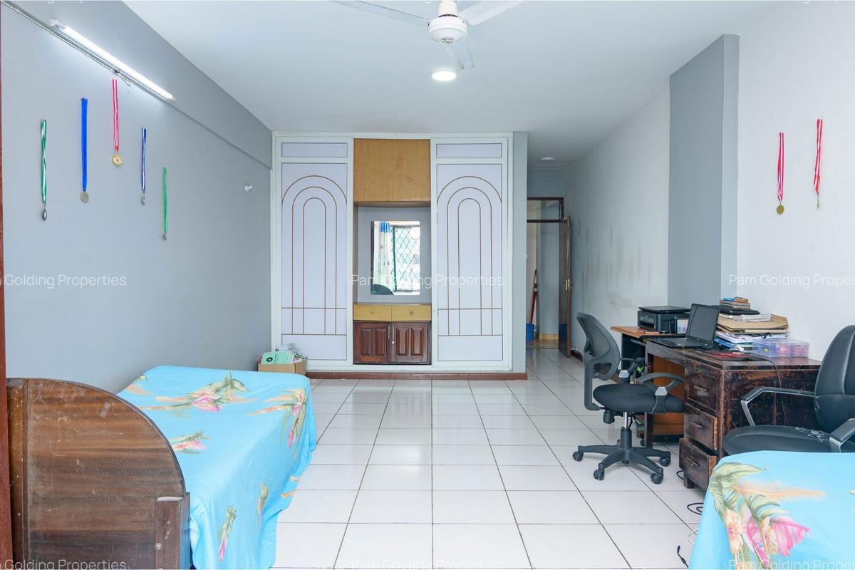 3 Bed Apartment with En Suite in Kizingo - 8