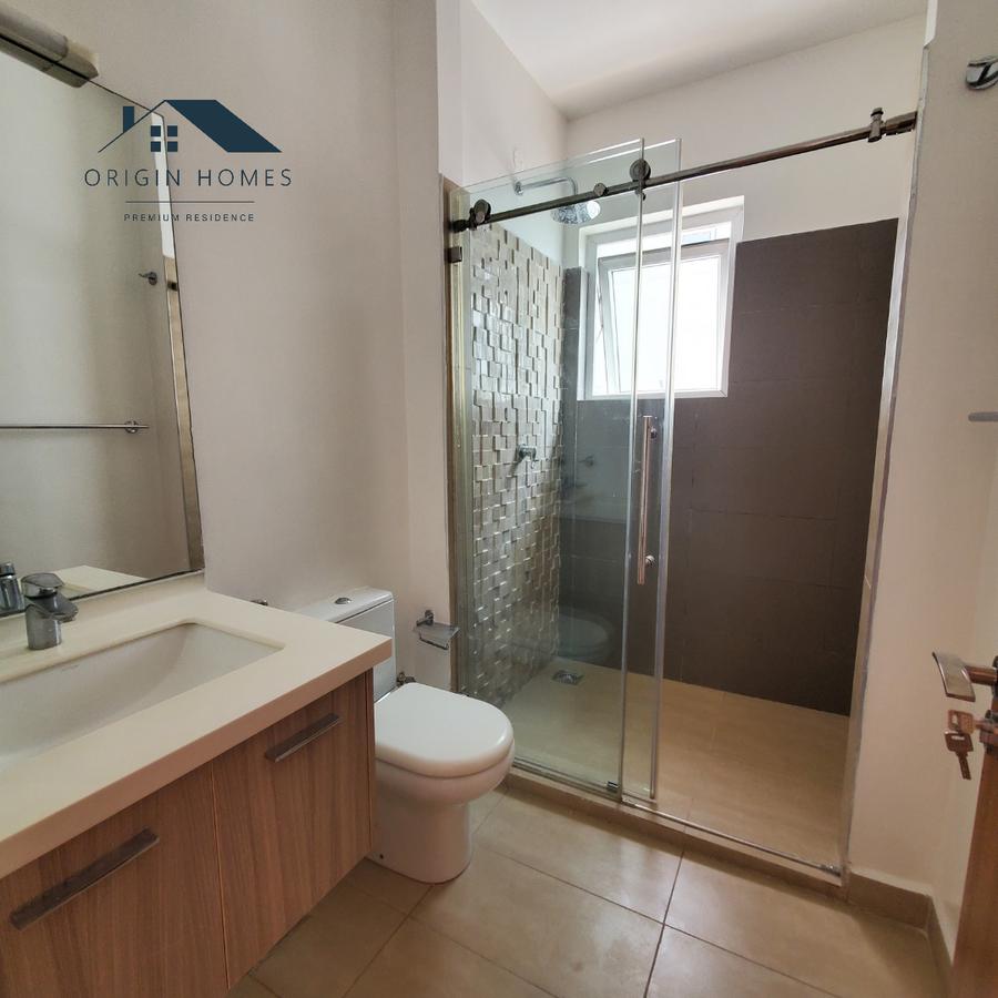 3 Bed Apartment with En Suite at Lavington - 12