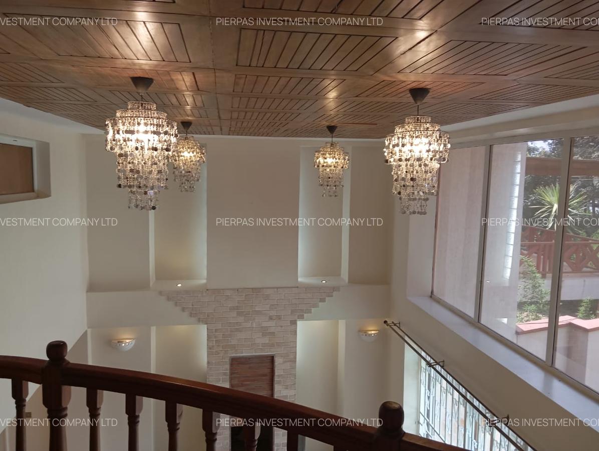 5 Bed Townhouse with En Suite in Lavington - 6