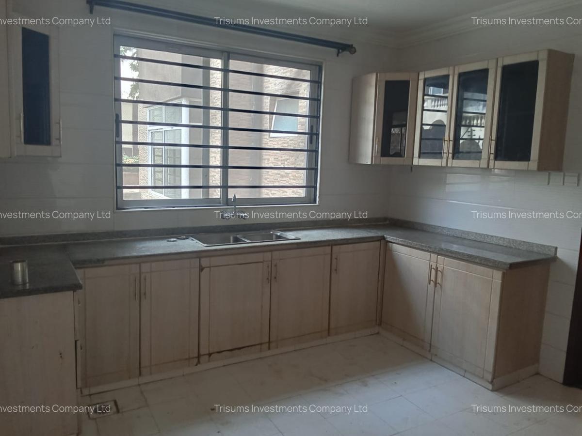 3 Bed Apartment with En Suite in Westlands Area - 4
