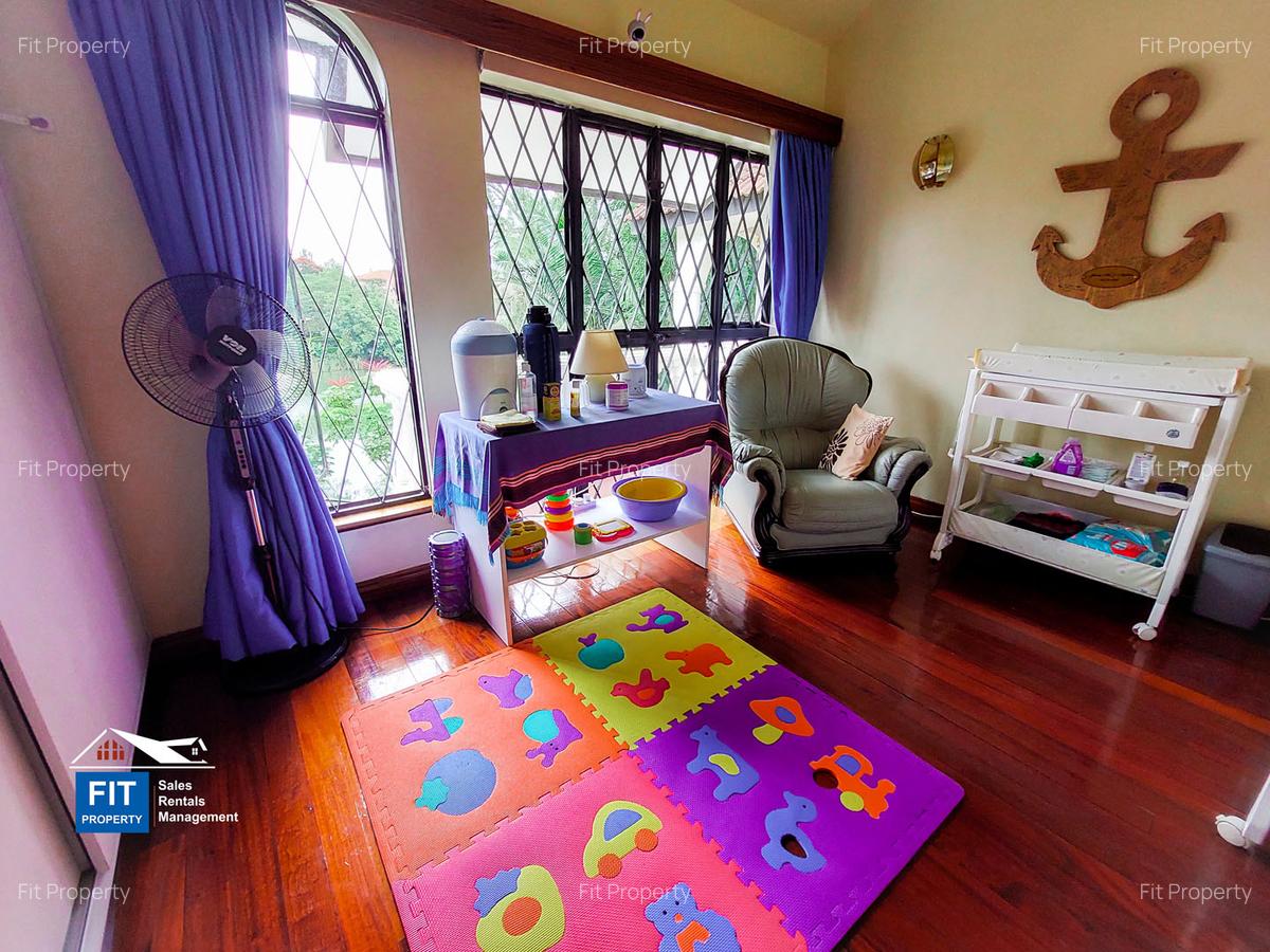 5 Bed House with En Suite at Nairobi - 14