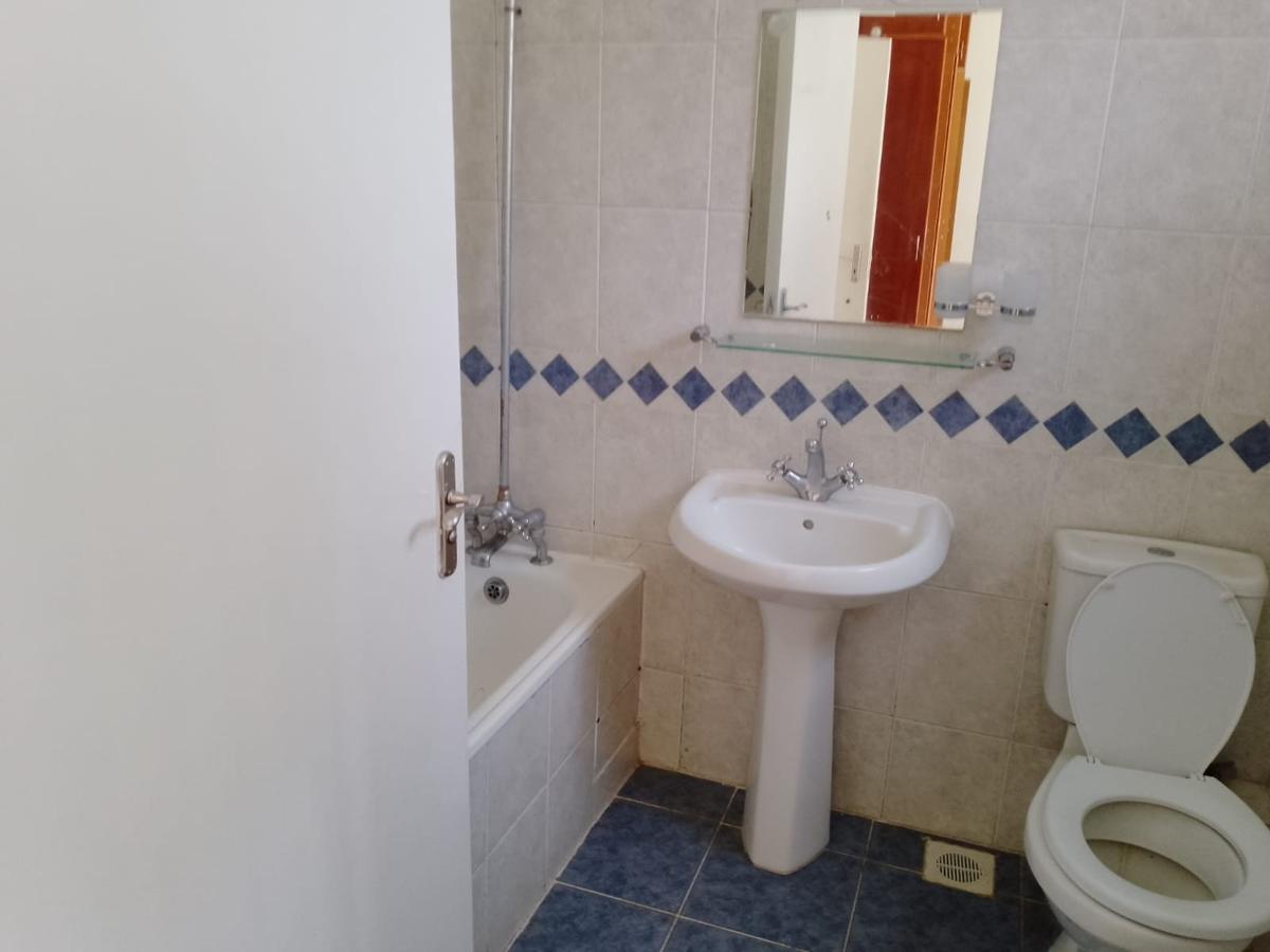 3 Bed Apartment with En Suite in Kilimani - 14