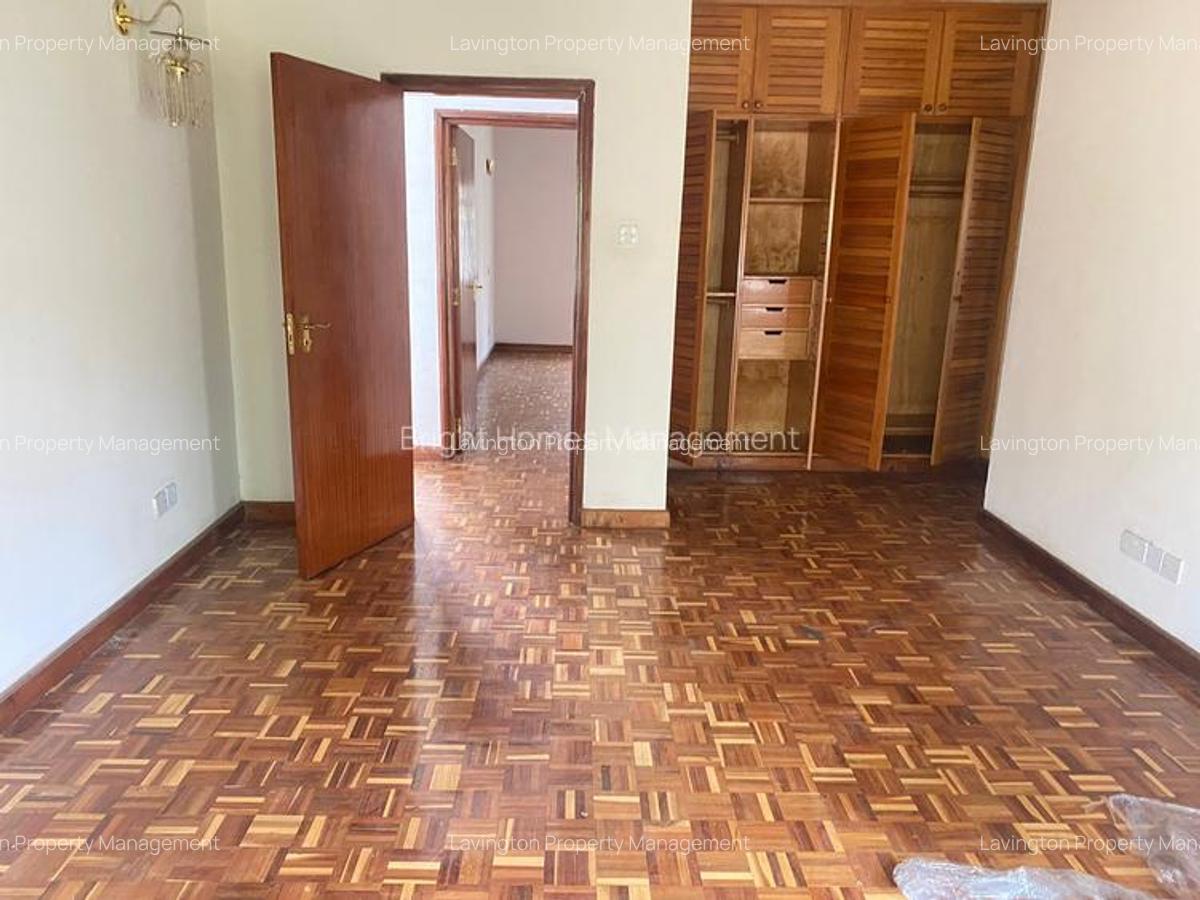 4 Bed House with En Suite at Lavington Green - 16