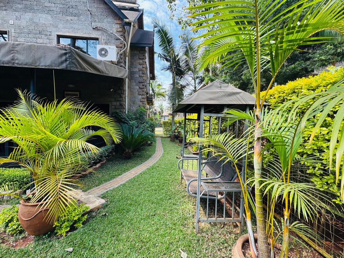 5 Bed Townhouse with En Suite in Lavington - 16