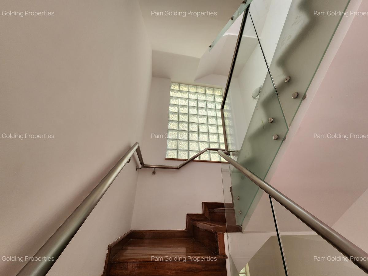 4 Bed Townhouse with Swimming Pool in Thika Road - 11